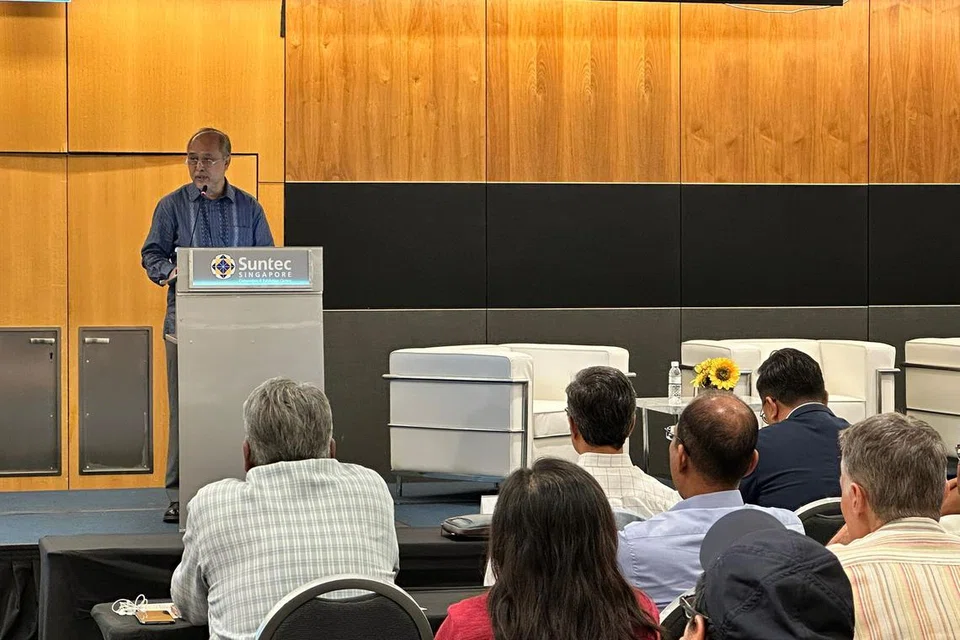 Penasihat Islamic Finance Singapore (IFSG), Encik Ahmad Khalis Abdul Ghani, berkongsi tentang ketelitian menguruskan kewangan kerana ia akan mendatang impak bukan sahaja pada diri sendiri tetapi orang di sekeliling juga.