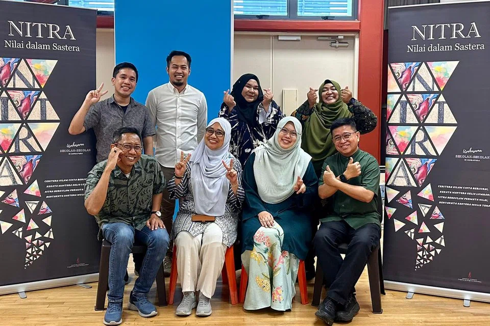 Pasukan guru di sebalik Projek NITRA komited menjayakan usaha untuk mendedahkan cerita rakyat kepada pelajar dengan cara yang kreatif.