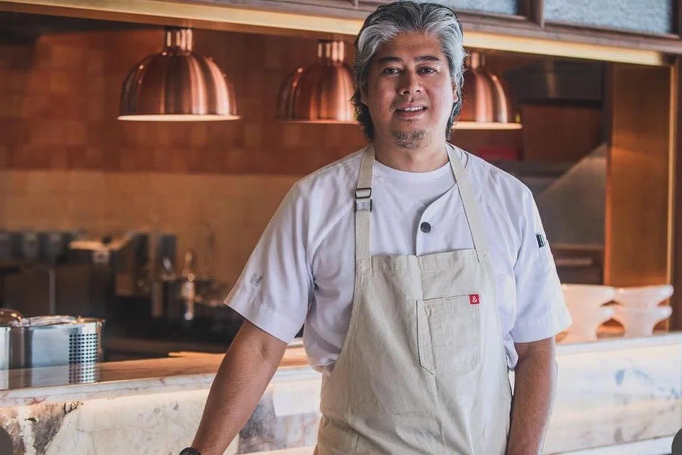 Cef Akmal Anuar di restoran terbarunya ‘Funkcoolio’ di Port La Mer, Dubai yang mengabungkan makanan Italy dan Jepun. 