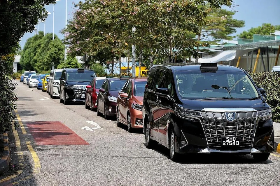 DILANJUTKAN: Kenaikan tambang sementara sepatutnya berakhir penghujung bulan ini tetapi kini dilanjutkan hingga akhir tahun ini. - Foto fail