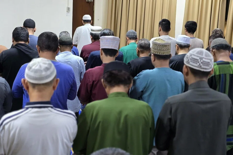 Solat tarawih diadakan sepanjang Ramadan, kendalian Persatuan Muhammadiyah. 