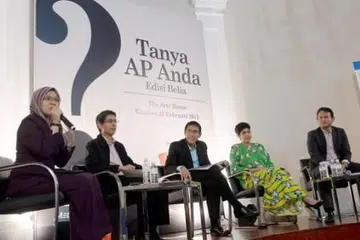 TANYA AP ANDA: Ahli panel yang terdiri daripada lima AP Melayu berinteraksi dengan belia dan membincangkan keprihatinan mereka. - Foto-foto TAUFIK A. KADER 