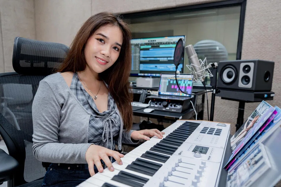 K-Pop, S’pura, komposer, J-Pop