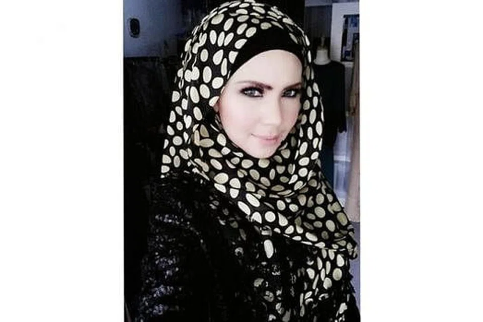 REZEKI DATANG BERGOLEK: Jelitawan Rozita Che Wan menganggap rezekinya bertali arus sejak mencecah usia 40 tahun. - Foto KATAKCOMEL.MY
