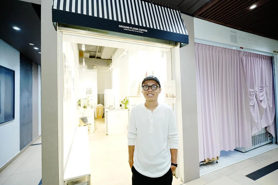 Bagi pengasas Ground Floor Coffee, Encik Adhwa Hasif, yang memulakan perniagaannya sebagai HBB, peralihan ke kedai fizikal diharap dapat membuka lebih banyak peluang untuk mengembangkan perniagaannya.