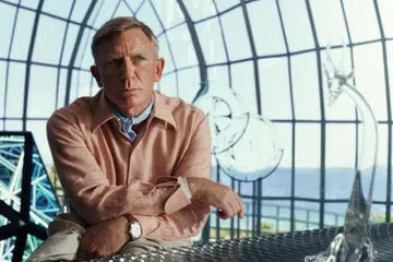 DANIEL CRAIG: Tersentuh hingga menangis kali pertama mendengar lagu runut bunyi Skyfall.