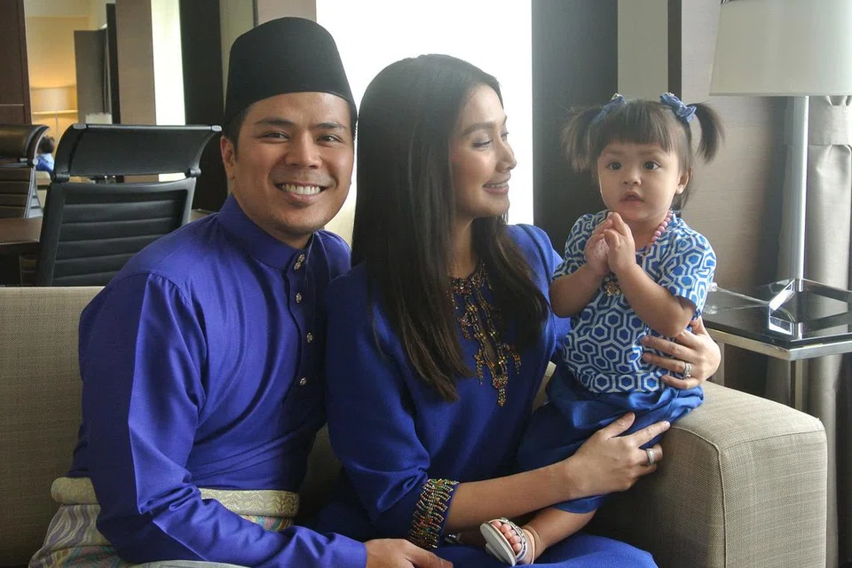 JADI POPULAR: Lara Alana menjadi popular kerana gelagatnya sering dirakamkan oleh ibu bapanya, hos dan pelakon Awal Ashaari dan Scha Alyahya, yang memuat naik gambar dan videonya di Instagram. - Foto NOOR ASHIKIN ABDUL RAHMAN