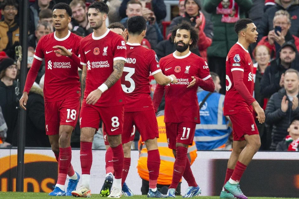 PERBAIKI REKOD: Benteng pertahanan Liverpool kelihatan terdedah dan melepaskan beberapa gol dalam beberapa perlawanan mereka di padang lawan. Namun, mereka mempunyai motivasi untuk memperbaiki rekod itu apabila turun beraksi di Stadium Etihad.