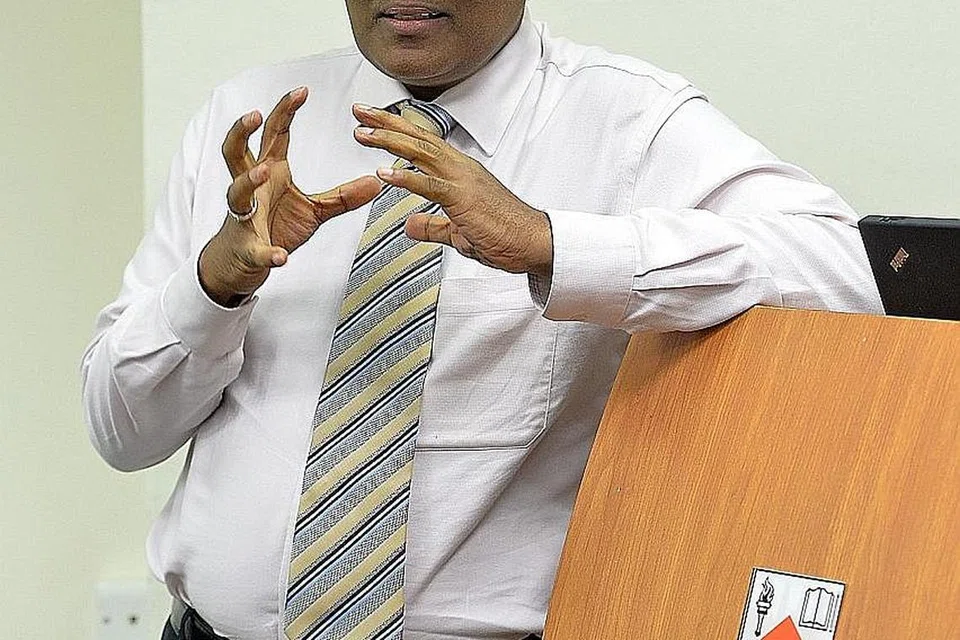 Profesor Pengajian Keselamatan Sekolah Pengajian Antarabangsa S. Rajaratnam (RSIS), Profesor Rohan Gunaratna.