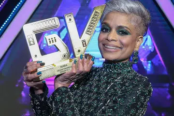 SATU LAGI KEMENANGAN BERMAKNA: Selepas 18 tahun bergelar 'Malaysian Idol', Jaclyn Victor (tengah), tampil lebih matang untuk merebut gelaran juara 'Gegar Vaganza 9'. - Foto ASTRO