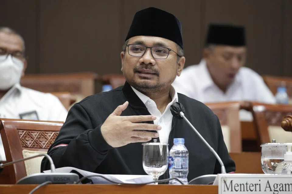 PURATA BIAYA HAJI: Menteri Agama, Encik Yaqut Cholil Qoumas, mencadangkan agar purata biaya haji yang dikeluarkannya dihadkan kepada Rp 105 juta ($9,135) bagi setiap jemaah.