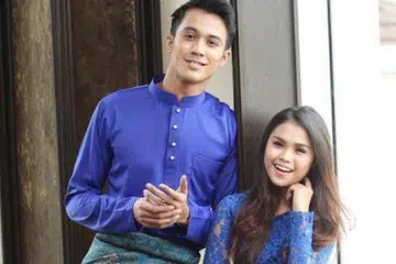 DIMARAHI PEMINAT: Pelakon Malaysia, Bella Astillah, dimarahi peminatnya kerana berbaik-baik dengan bekas suaminya, Aliff Aziz, yang dicerainya kerana mendakwa dia curang terhadapnya. -Foto NEW STRAITS TIMES. 