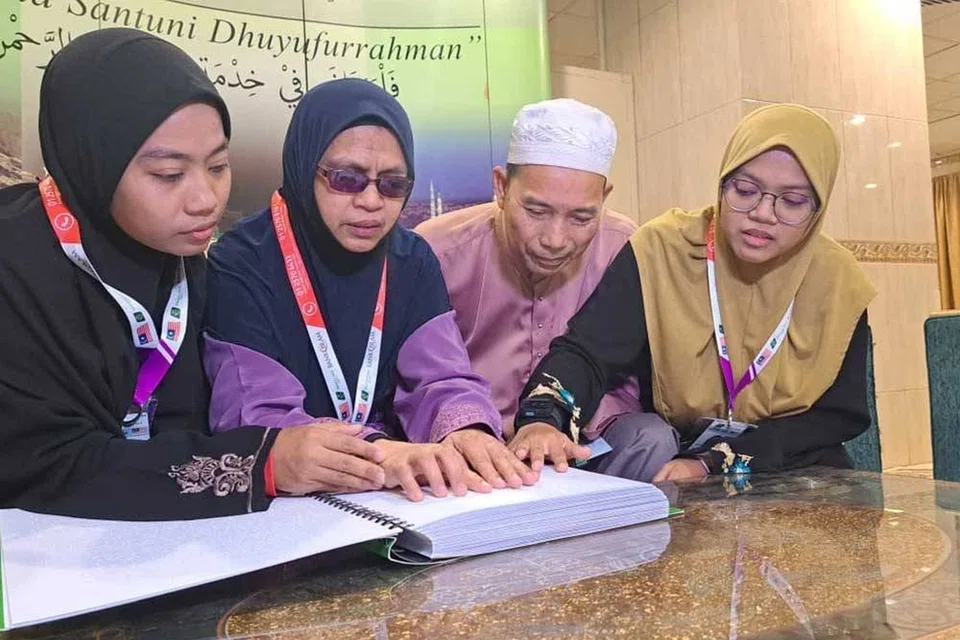 Buta, haji, glaukoma, Braille, Makkah