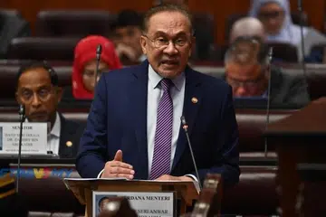politik M’sia, Anwar, akta lindungi pemberi maklumat, rasuah 