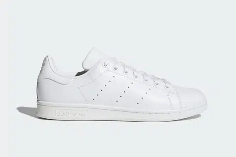 Stan Smith menawarkan keselesaan dan gaya yang kekal relevan – sesuai untuk kegunaan harian atau untuk menjalankan urusan dengan penuh keyakinan.