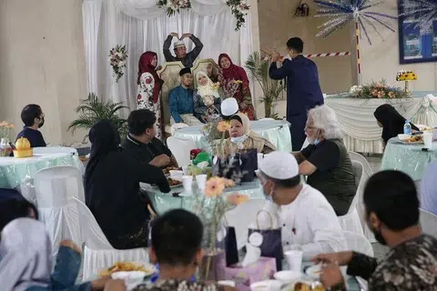 Majlis perkahwinan tidak dibenarkan dari Ahad hingga 13 Jun, sebagai sebahagian langkah sekatan Covid-19 lebih ketat untuk membendung penularan virus itu dalam masyarakat.