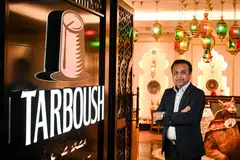 Ketua Pegawai Eksekutif Singapore Hospitality Group Encik Ali Abbas akan membuka sebuah lagi cawangan restoran Tarboush di Rendezvous Orchard Hotel.