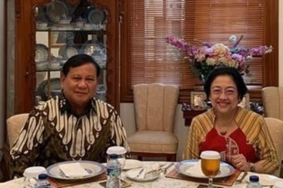 Presiden Terpilih, Encik Prabowo Subianto, dan Ketua Umum Parti Demokrasi Indonesia Perjuangan (PDI-P), Cik Megawati Sukarnoputri.