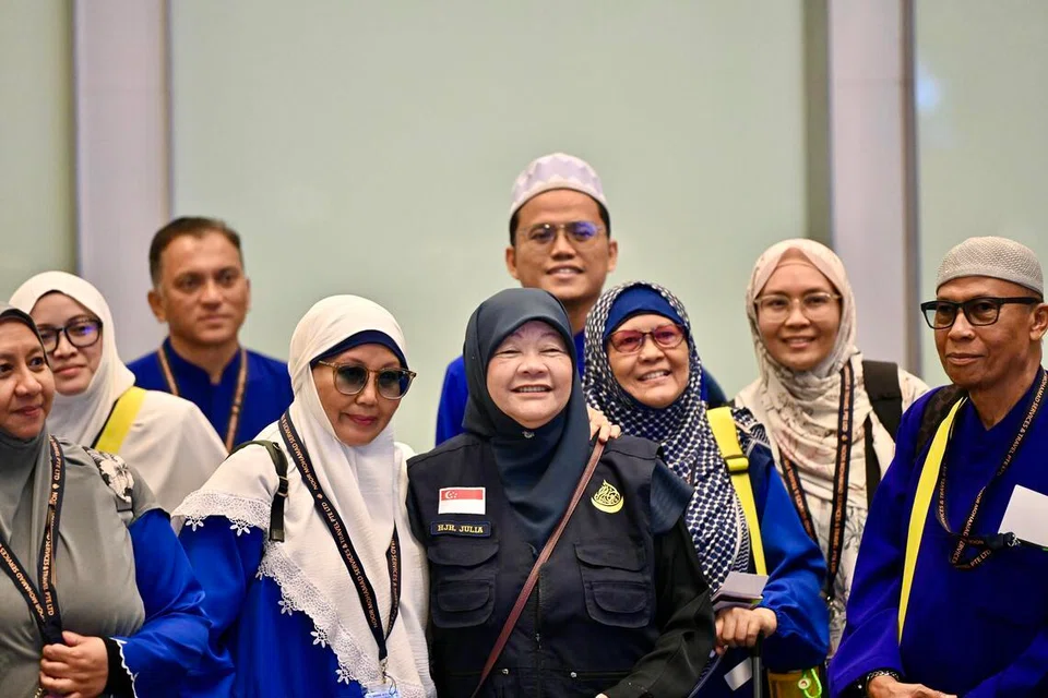 Jemaah Haji Singapura yang mengikuti Noor Mohamad Services & Travel di Terminal 3 Lapangan Terbang Changi pada 13 Mei.