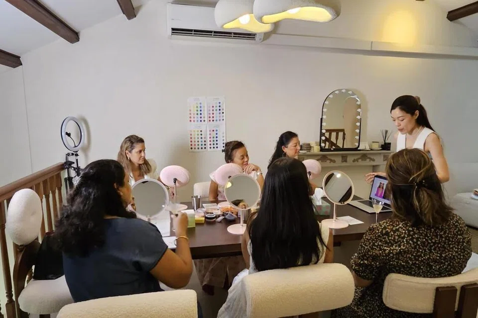 Color Me SG menawarkan pengenalan kepada analisis warna menerusi sesi yang santai namun penuh maklumat, tanpa sebarang istilah rumit atau membingungkan.