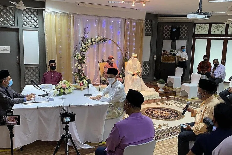 RUANG AKAD NIKAH: (Gambar atas) MAKM juga antara 14 masjid yang menyediakan ruang bagi akad nikah dengan langkah keselamatan yang ditetapkan, tetapi terhad kepada 40 tetamu sahaja, termasuklah pengantin. - Foto MASJID ALKAFF KAMPUNG MELAYU