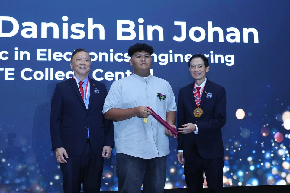 Encik Ahmad Danish Johan