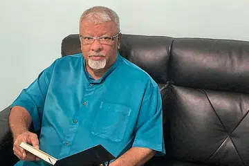 TOKOKAN LEBIH TINGGI: Encik Ibrahim, seorang anggota Generasi Perintis, akan menerima tokokan MediSave sebanyak $250 pada Julai ini, berbanding $200 sebelum ini. - Foto ihsan IBRAHIM MUZAKASAH KASSIM RAHIM