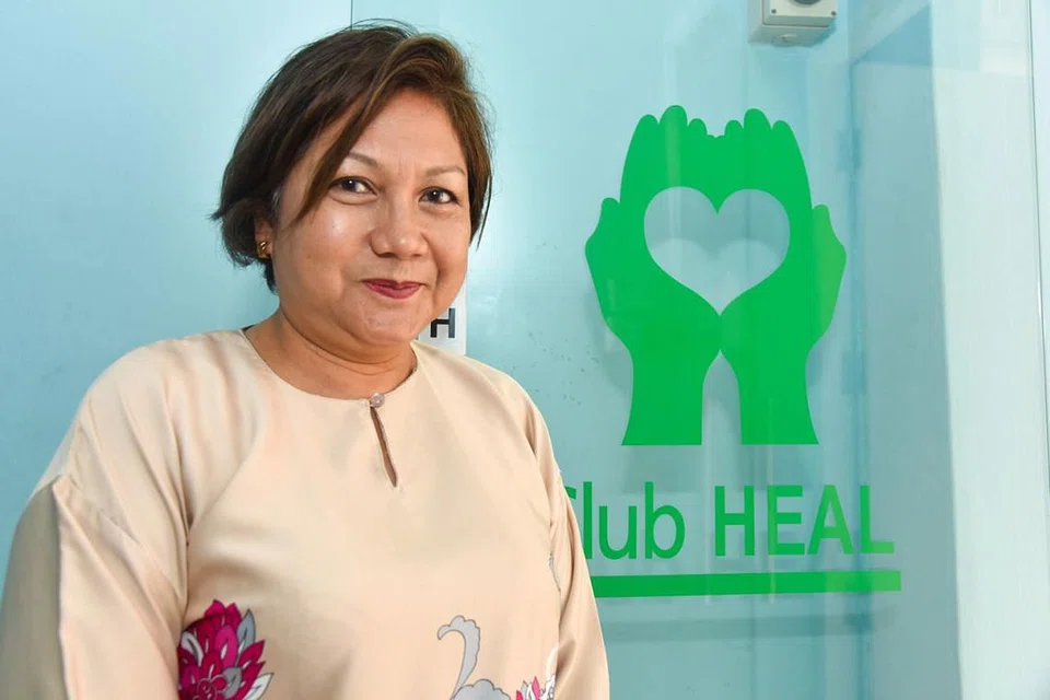 KENALI DIRI: Cik Heryani Jamaludin menghasilkan buku berbekal pengalaman dalam menangani pesakit mental. - Foto BH oleh MUHAIMIN SUZAINI