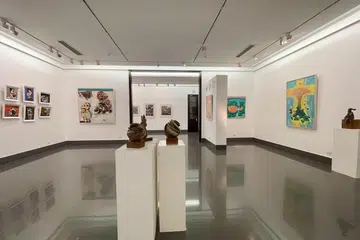 RAI ULANG TAHUN: Maya Gallery bersama Chau & Co Gallery di Vietnam menganjurkan satu pameran seni visual bagi memperingati ulang tahun ke-50 hubungan yang dijalin antara Singapura dengan Vietnam.