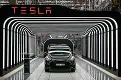 Jualan syarikat Tesla susut 12 peratus kepada AS$22.5 bilion ($28.7 bilion) pada suku kedua, iaitu penurunan paling ketara dalam sekurang-kurangnya sedekad.