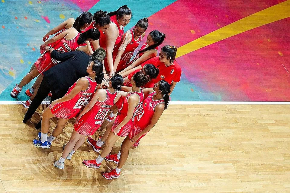 PENCAPAIAN BOLEH DIPERTINGKAT: Pasukan Singapura harus belajar daripada pengalaman mereka dalam Piala Dunia Bola Jaring baru-baru ini untuk mempertingkat persembahan dan menjadi lebih kompetitif di peringkat antarabangsa pada masa akan datang. - Foto ALEX WHITEHEAD/SWPIX.COM
