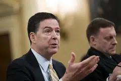 Encik James Comey, pengarah Biro Siasatan Federal (FBI), memberi keterangan semasa sesi siasatan Jawatankuasa Perisikan Dewan mengenai campur tangan Russia dalam pilihan raya 2016 Amerika Syarikat, di Capitol Hill.