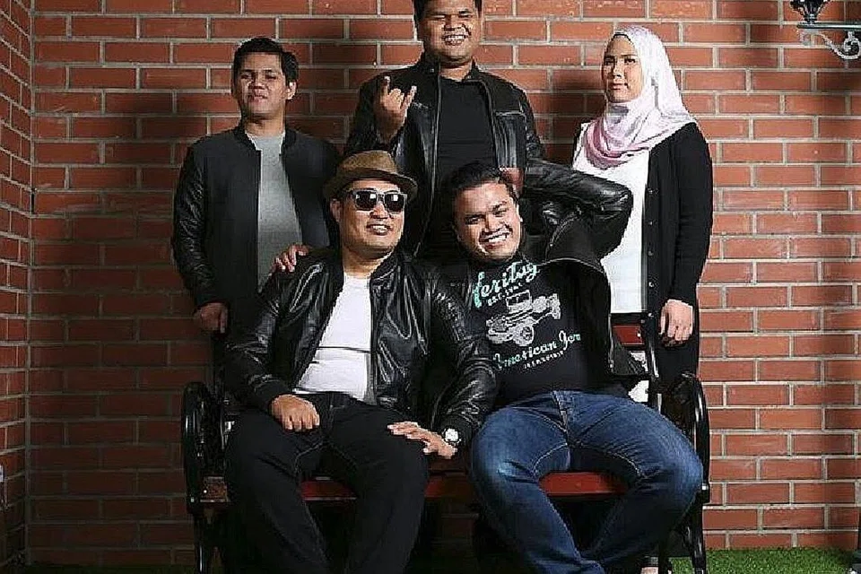 CALIPH BUSKERS ANTARA ARTIS KURANG UPAYA SEDUNIA DALAM KLIP VIDEO 'STAND BY ME' - Foto INSTAGRAM CALIPH BUSKERS