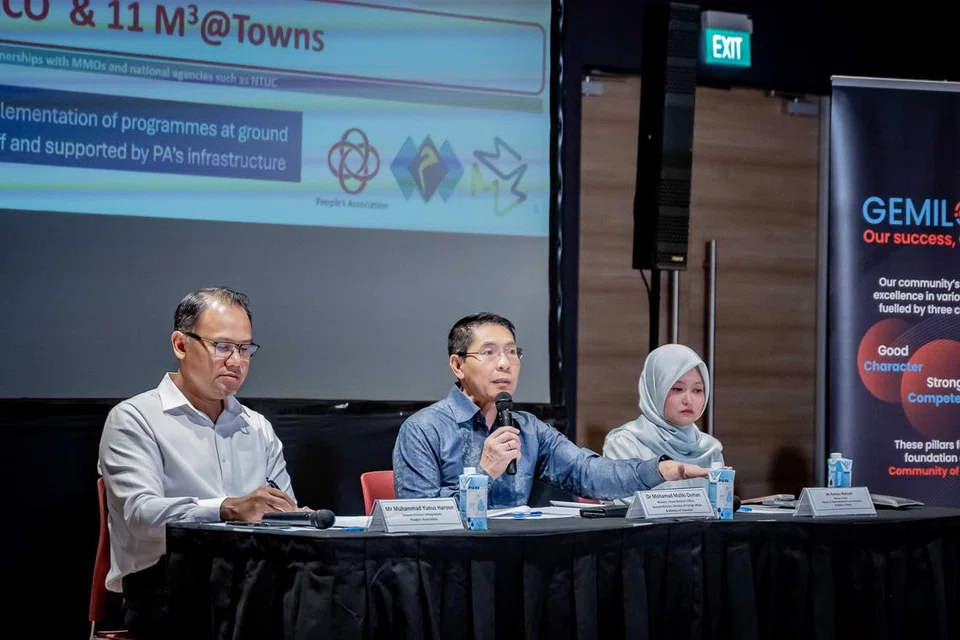 (Dari kiri) Timbalan Pengarah (Penyepaduan), Persatuan Rakyat (PA), Encik Muhammad Yunus Haroon; Menteri di Pejabat Perdana Menteri, Dr Mohamad Maliki Osman; dan Menteri Negara (Penerangan dan Pembangunan Digital merangkap Kesihatan), Cik Rahayu Mahzam, di sidang media pada 25 Oktober untuk memberi perkembangan terkini mengenai kemajuan M³@Bandar sepanjang lima tahun lalu.