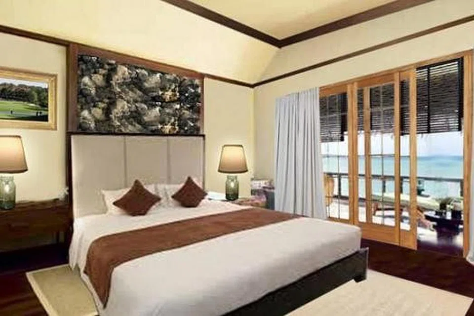 HARGA DIMAMPUI: Pelabur atau pembeli sesebuah unit di Pusat Peranginan Marina View Resort & Spa ini menjadi pemilik sah unit tersebut. - Foto NURADEE BROS PTE LTD