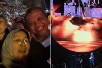 Cik Komang Susyawati, dan suaminya Encik Untan Sumirat, kededuanya 53 tahun, hadir pada hari pertama konsert Coldplay di Singapura pada 23 Januari, sebagai sebahagian lawatan sedunia ‘Music of the Spheres’ kumpulan itu.