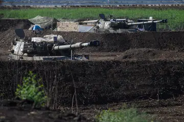 DI SEMPADAN LEBANON-ISRAEL: Pasukan tentera Israel bersedia di Upper Galilee bagi menghadapi kemungkinan kumpulan militan Hezbollah menyasarkan serangan di perkampungan perbatasannya dengan Israel di Dahaira, selatan Lebanon.