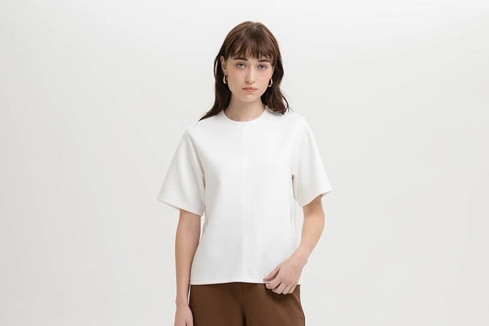 Setiap pakaian jenama, Love & Bravery, diperbuat daripada fabrik bermutu tinggi yang selesa untuk wanita berkerjaya yang meluangkan masa panjang di pejabat.