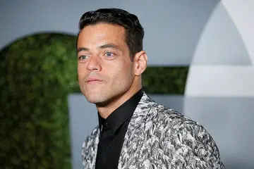 TERUJA DENGAN POPULARITI: Rami Malek dikatakan amat teruja dengan populariti drama bersiri Mr Robot yang mendapat perhatian sehingga ke Serbia. - Foto REUTERS