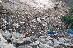 Malaysia, Singaporeans, littering