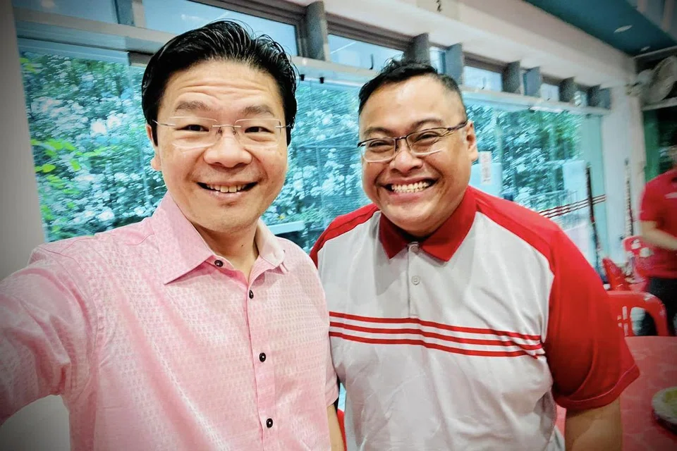 Encik Shabirin Ariffin (kanan) berkata sikap terbuka Perdana Menteri, Encik Lawrence Wong, dalam setiap perbincangan bersama pemimpin akar umbi sepertinya memudahkan usaha mereka menjalankan acara  kemasyarakatan demi manfaat penduduk. 