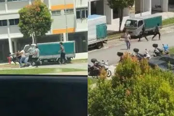 Senjata yang berbahaya seperti pisau dan besi yang dipercayai digunakan dalam pergaduhan itu telah dirampas polis. 