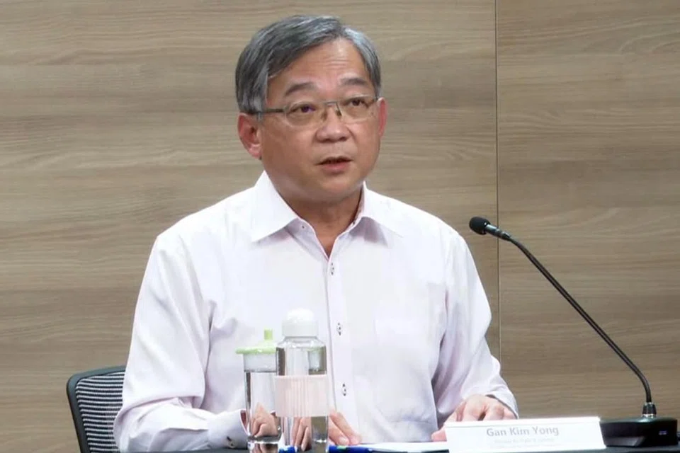 "Ini mungkin menyebabkan lonjakan kes disebabkan ciri Omicron yang lebih mudah berjangkit. Kita perlu mempersiapkan diri bagi senario seperti ini." - Menteri Perdagangan dan Perusahaan, Encik Gan Kim Yong