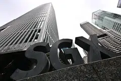 PASARAN TURUN SEDIKIT: Jumlah nilai perolehan pasaran sekuriti di Bursa Singapura (SGX) turun 4.8 peratus pada Disember 2023 kepada $19 bilion.
