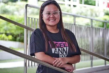 MINAT YANG SANGAT MENDALAM: Cik Nur Sabrina mengambil keputusan untuk menceburi bidang teknologi kewangan yang beliau minati. 