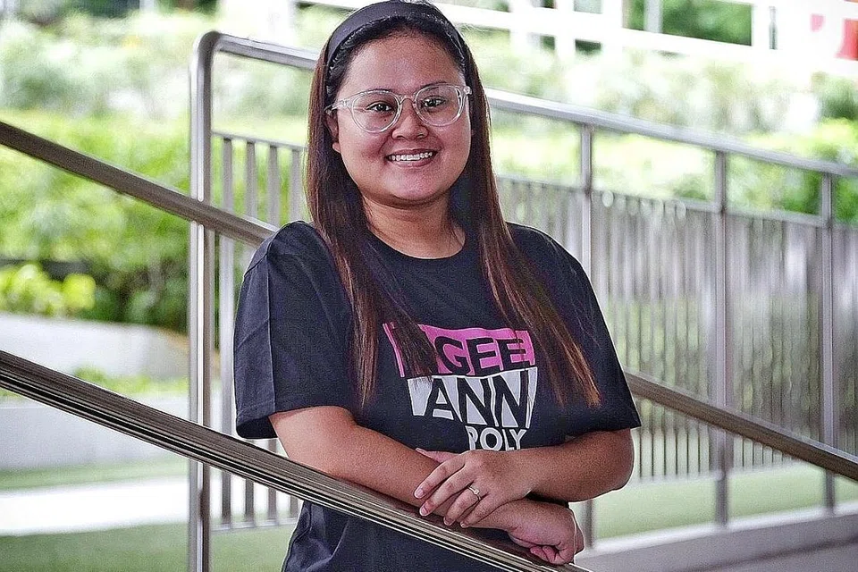 MINAT YANG SANGAT MENDALAM: Cik Nur Sabrina mengambil keputusan untuk menceburi bidang teknologi kewangan yang beliau minati. 
