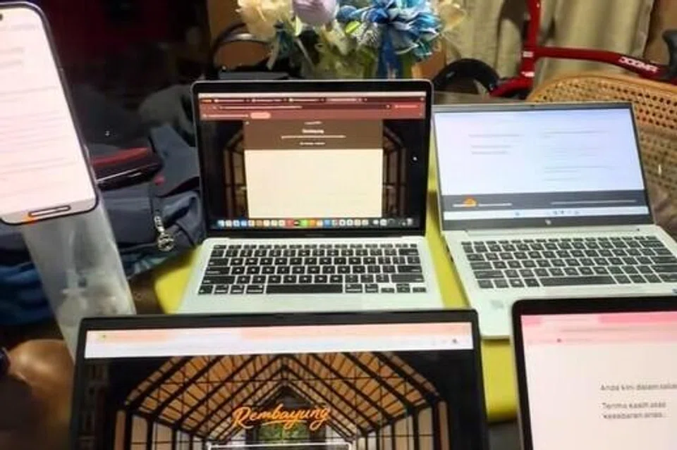 Menggunakan sebanyak lapan peranti untuk menempah tempat di restoran Rembayung, Encik Faisal Marican, menerima dua slot untuk menjamu selera di restoran tersebut.