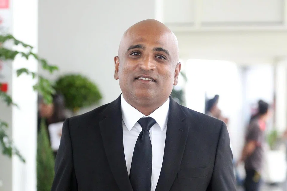 DIKENAKAN TUDUHAN: M. Ravi dikenakan tuduhan di Mahkamah Negara selepas menampar wanita di kuil Hindu.