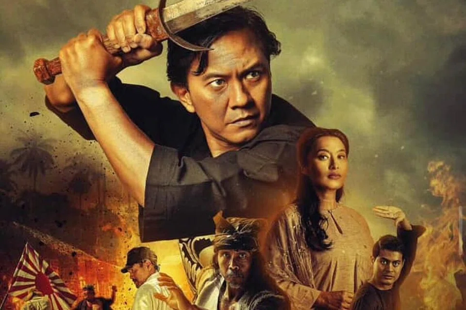 Filem Gayong yang diinspirasikan daripada kisah mahaguru dan pengasas silat Gayong, iaitu Allahyarham Datuk Meor Abdul Rahman, diarah Faisal Ishak dan dibintangi pelakon popular seperti Beto Kusyairy, Nabila Huda, Syafie Naswip dan Yayan Ruhian.