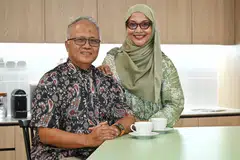 Pasangan suami isteri, Sujimy Mohamad dan Haslinda Ali, menghasilkan siri dalam talian ‘Cari Jodoh’.